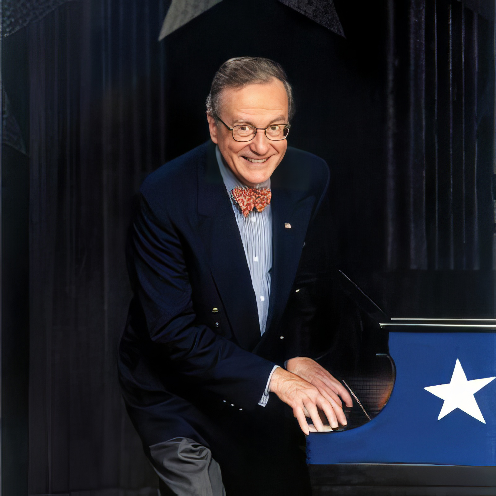 Mark Russell, comedian, political satirist, dies at 90 years of age